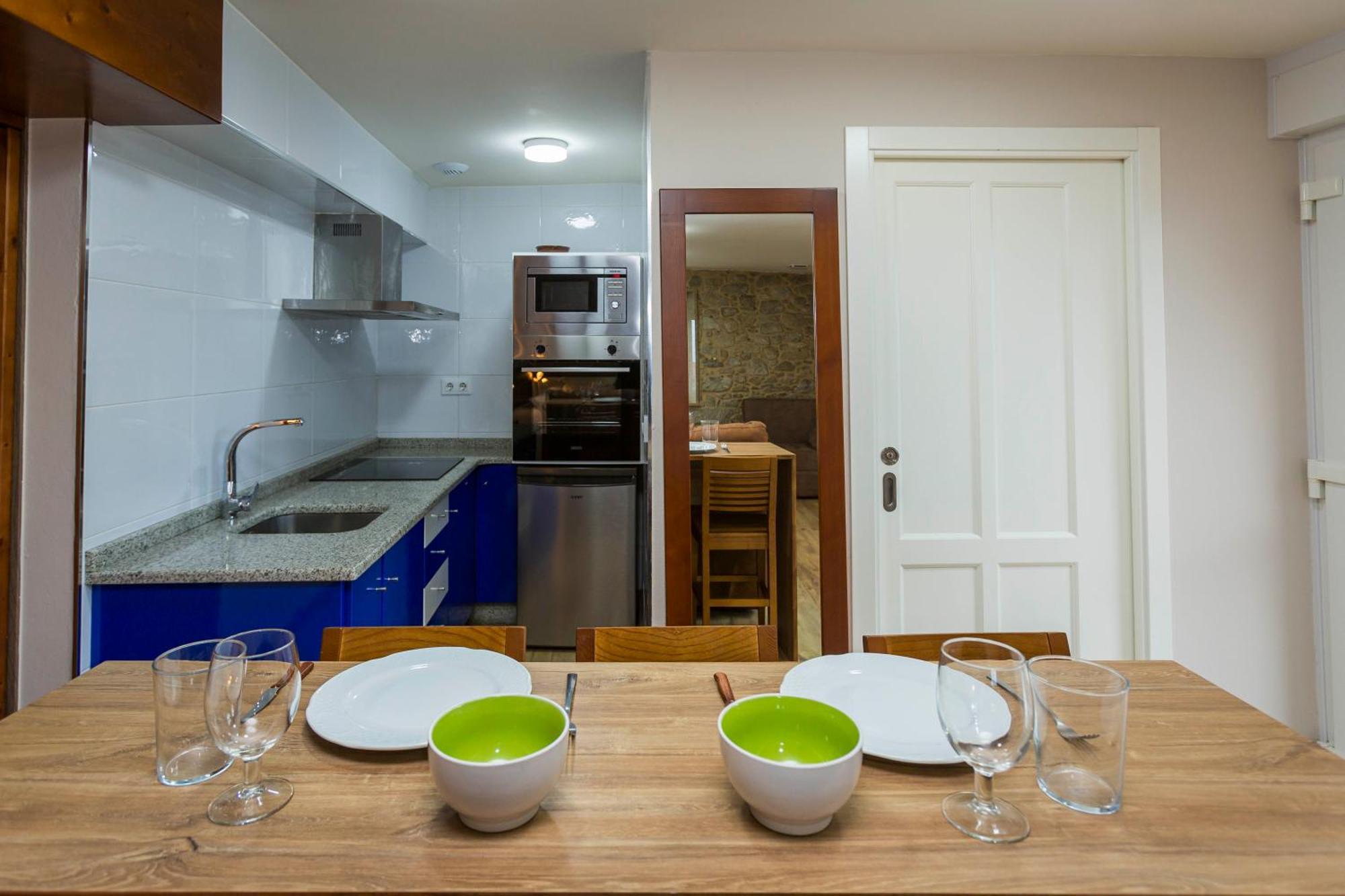 Apartamentos Curras En Тоуриньян Экстерьер фото