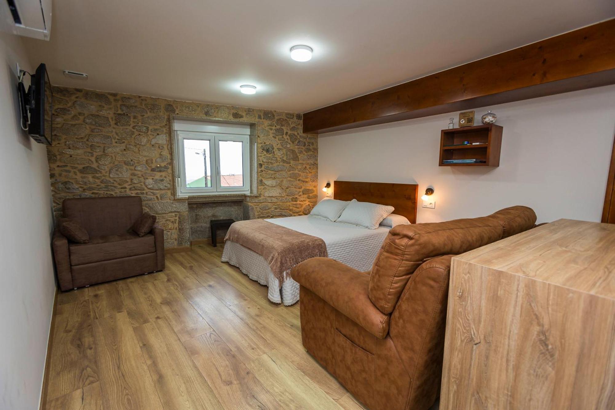 Apartamentos Curras En Тоуриньян Экстерьер фото