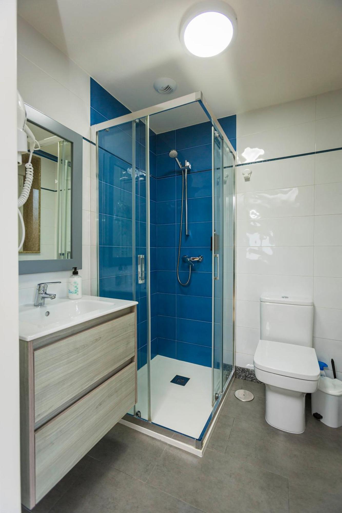 Apartamentos Curras En Тоуриньян Экстерьер фото