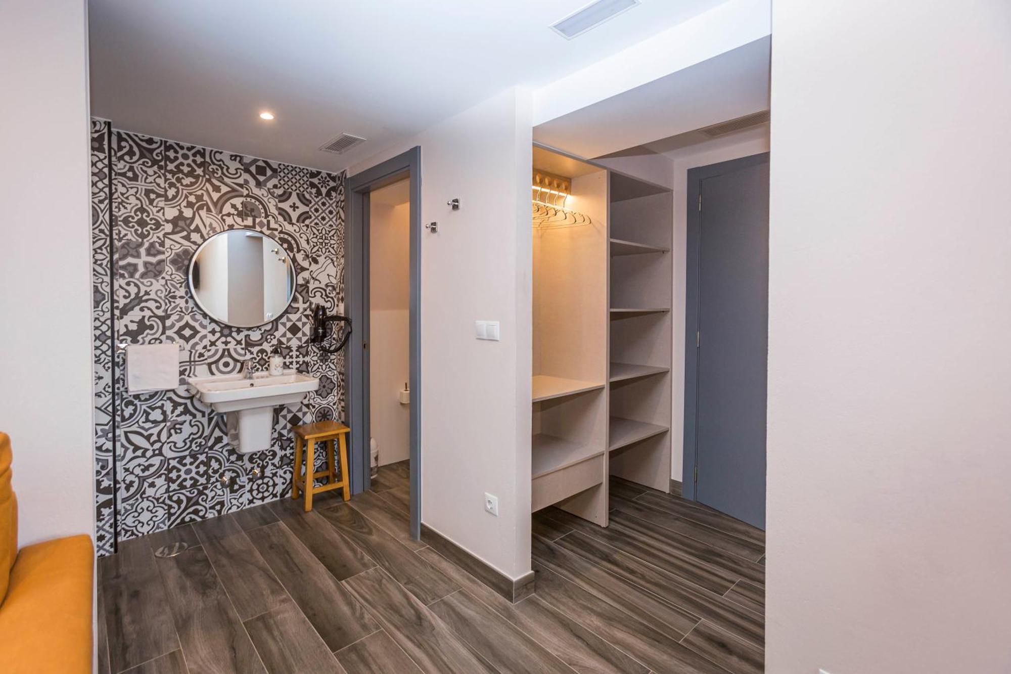 Apartamentos Curras En Тоуриньян Экстерьер фото