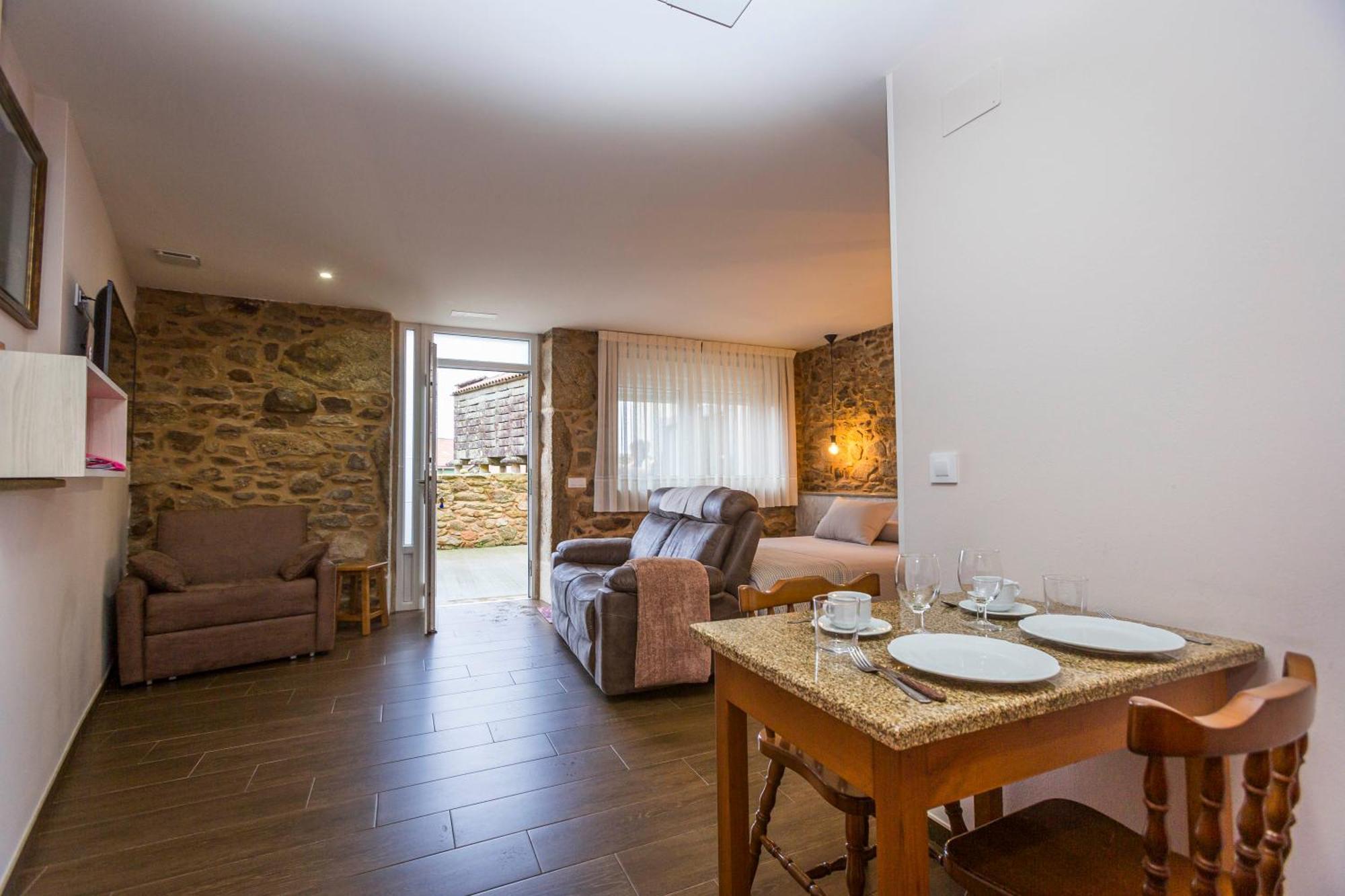 Apartamentos Curras En Тоуриньян Экстерьер фото